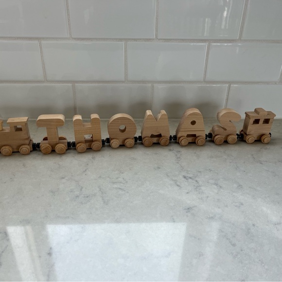THOMAS Wooden Train Magnetic letters - Picture 6 of 11